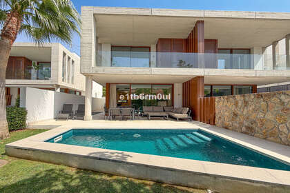 Дом Продажа в Puerto Banús, Marbella, Málaga. 