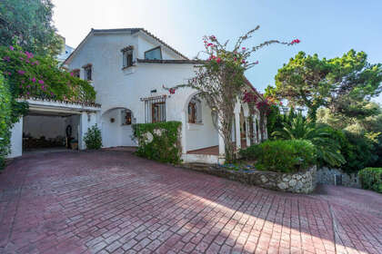 Cluster house for sale in Elviria, Marbella, Málaga. 