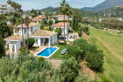 Cluster house for sale in Estepona, Málaga. 