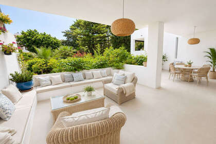 Apartment for sale in Puerto Banús, Marbella, Málaga. 