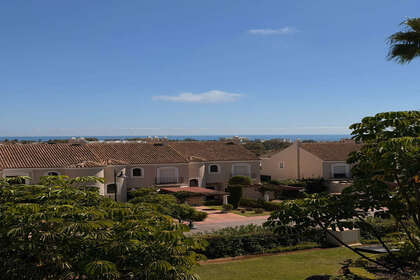 House for sale in El Paraiso, Estepona, Málaga. 