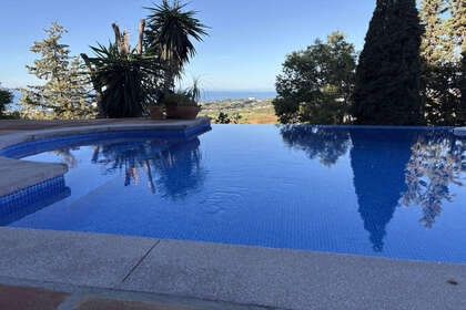 Таунхаус Продажа в Marbella, Málaga. 