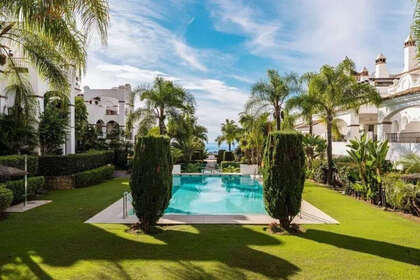 Апартаменты Продажа в Nagüeles, Marbella, Málaga. 