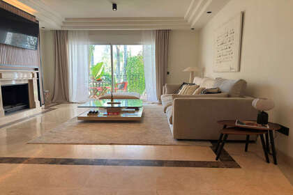 Апартаменты Продажа в Sierra Blanca, Marbella, Málaga. 
