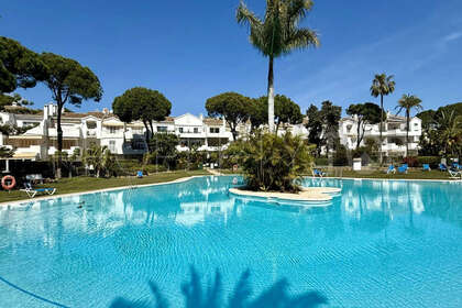 Апартаменты Продажа в Nueva Andalucía, Marbella, Málaga. 