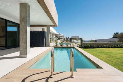 Апартаменты Продажа в Altos de Los Monteros, Marbella, Málaga. 