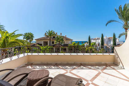 Апартаменты Продажа в Los monteros, Marbella, Málaga. 