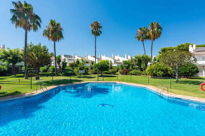 Дом Продажа в Estepona, Málaga. 