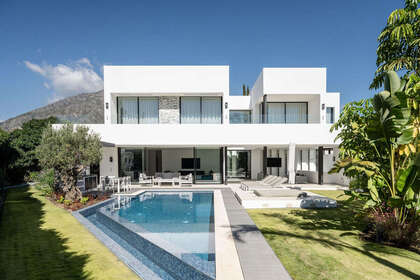 联排别墅 出售 进入 Marbella, Málaga. 