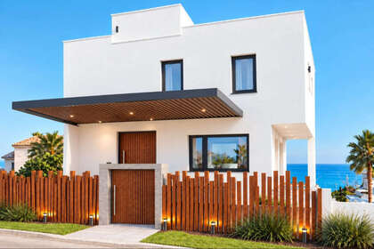 Cluster house for sale in Benalmádena, Málaga. 