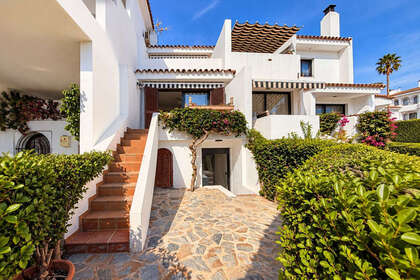 Huse til salg i Cancelada, Estepona, Málaga. 