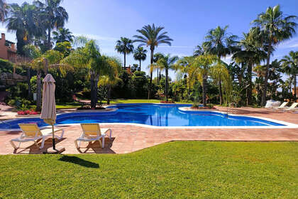 House for sale in El Paraiso, Estepona, Málaga. 