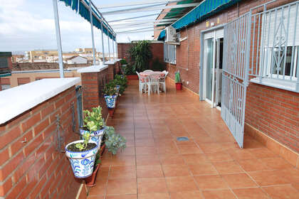 Flat for sale in Plaza de Toros-doctores, Granada. 