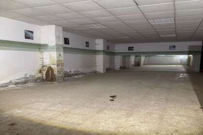 Commercial premise for sale in Almendralejo, Badajoz. 