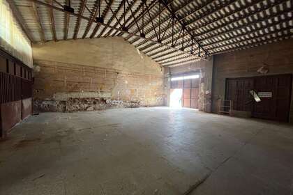 Warehouse for sale in Almendralejo, Badajoz. 