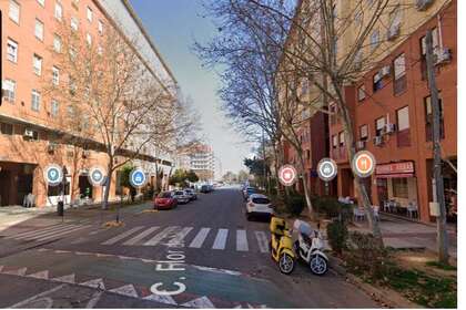 Flat for sale in Sevilla Este. 