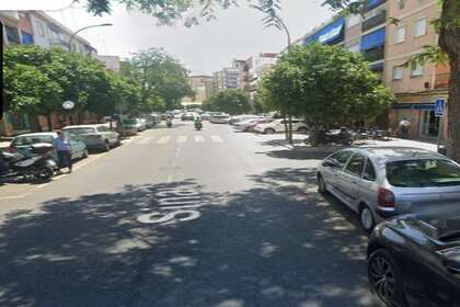 Gebouwen verkoop in Huerta de Santa Teresa, San Pablo - Santa Justa, Sevilla. 