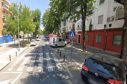 Flat for sale in El Tardón, Triana, Sevilla. 