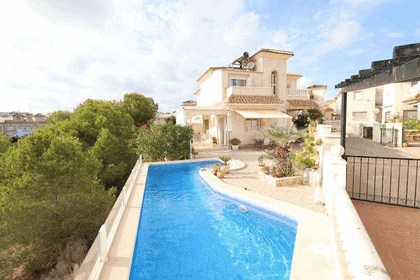 Chalet for sale in Orihuela-Costa, Alicante. 