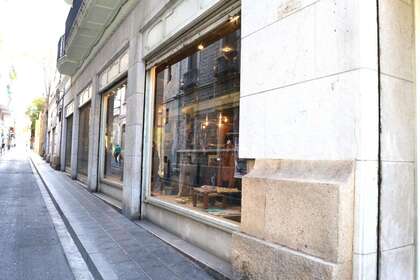 Commercial premise for sale in Tarragona. 