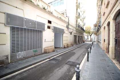 Commercial premise for sale in Tarragona. 