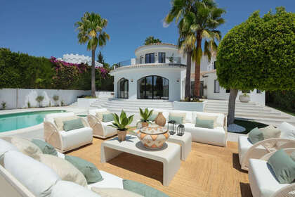 Chalet for sale in Nueva andalucia, Málaga. 