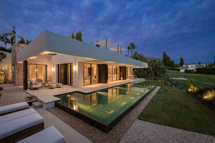 Chalet for sale in Nueva andalucia, Málaga. 