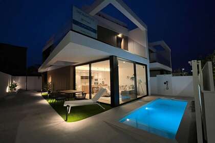 Вилла Продажа в Torre de la Horadada, Alicante. 