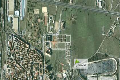 Building for sale in Madrid. 