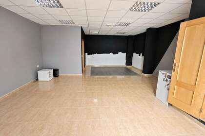 Коммерческое помещение в Canalejas, Vélez-Málaga. 
