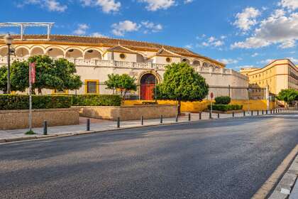 Flat for sale in Arenal, Casco Antiguo, Sevilla. 