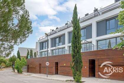 Cluster house for sale in Aranjuez, Madrid. 