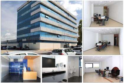 Office for sale in Sevilla. 