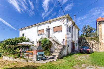 House for sale in Bárcena de Cicero, Cantabria. 