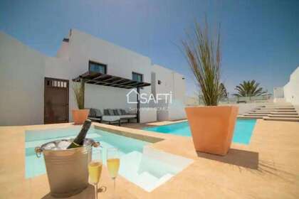 House for sale in Lanzarote. 