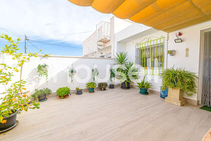 Domy na prodej v Torrevieja, Alicante. 