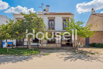 House for sale in Almonte, Huelva. 