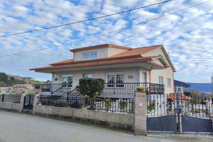 House for sale in Cambados, Pontevedra. 