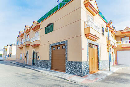 Maison de ville vendre en San Isidro de Níjar, Almería. 