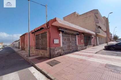 Kommercielle lokaler til salg i Roquetas de Mar, Almería. 