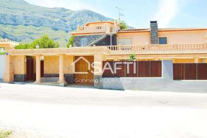 House for sale in Dénia, Alicante. 