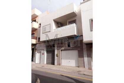 Duplex/todelt hus til salg i Puerto del Rosario, Las Palmas, Fuerteventura. 
