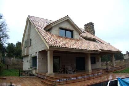 House for sale in Vigo, Pontevedra. 