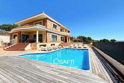 House for sale in Cunit, Tarragona. 