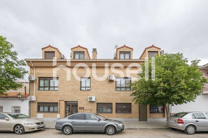 Duplex/todelt hus til salg i Camarma de Esteruelas, Madrid. 