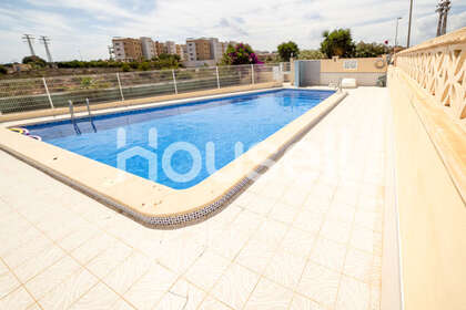 Duplex/todelt hus til salg i Orihuela, Alicante. 