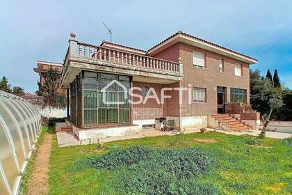 House for sale in Meco, Madrid. 