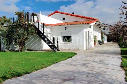 House for sale in Fuente el Saz de Jarama, Madrid. 