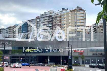 Commercial premise for sale in Vigo, Pontevedra. 