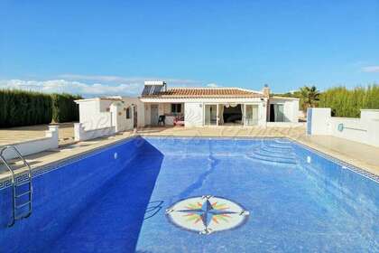 Country house for sale in Yecla, Murcia. 